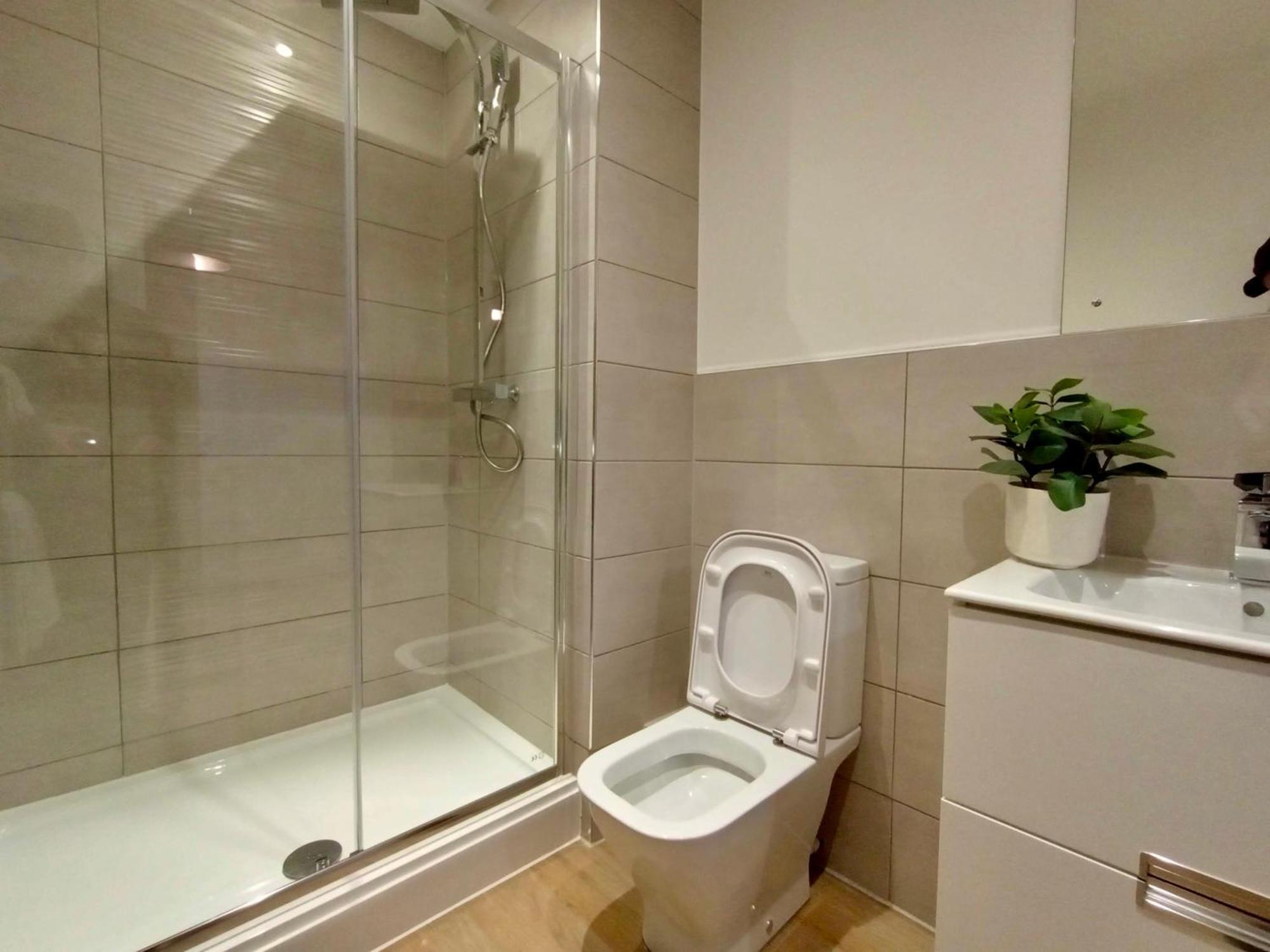 Luxury 2 Bed 2 Bath Flat Near Old Trafford Apartment Manchester Exterior photo